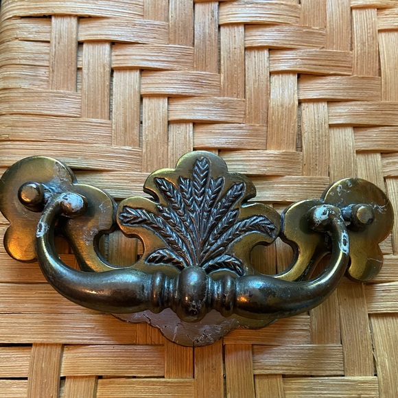 1 x vintage B-474-0  brass drop bail Pull Handle Wheat Bouquet detail 3.5" cente - Picture 1 of 3